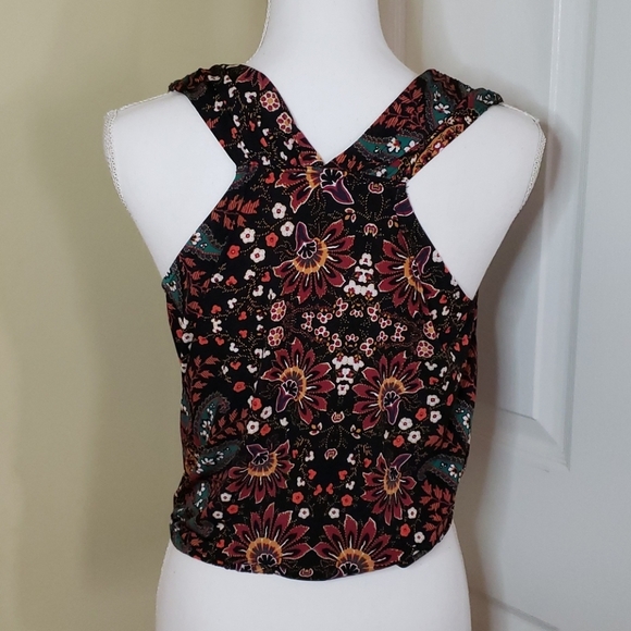 BCBGENERATION Black Tribal Print Sleeveless racerback top - Picture 2 of 7